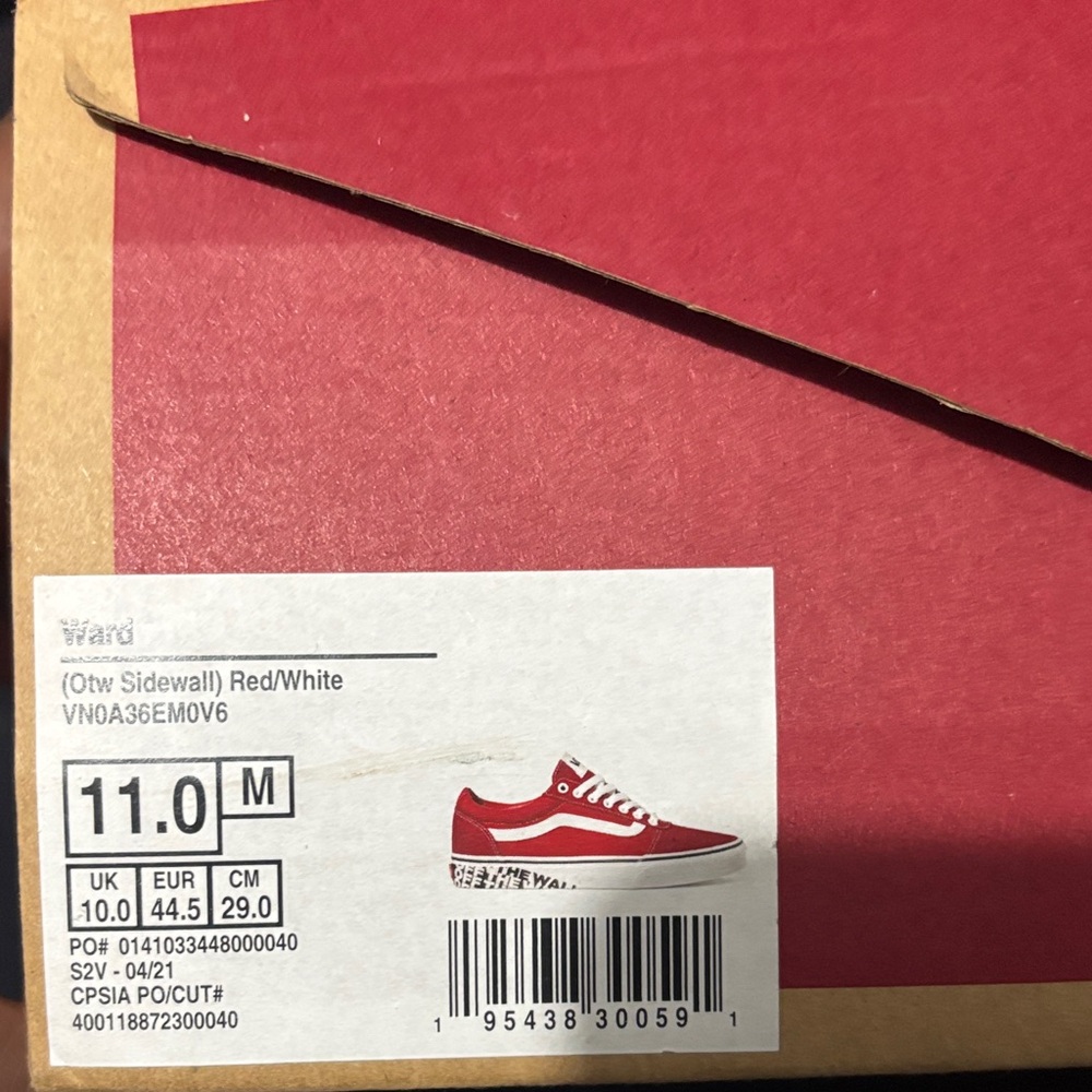 Vans - Picture 3 of 6